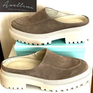 Like New! Avellini Made in Portugal Suede Lug Sole Mules/Clogs Taupe Size 41/9.5